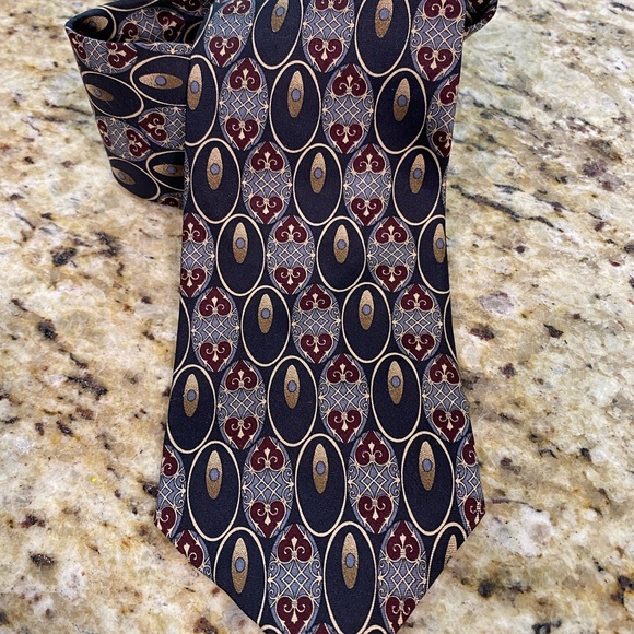 Beautiful Designer Oscar de la Renta Silk Tie Necktie Neck Tie - Picture 1 of 7